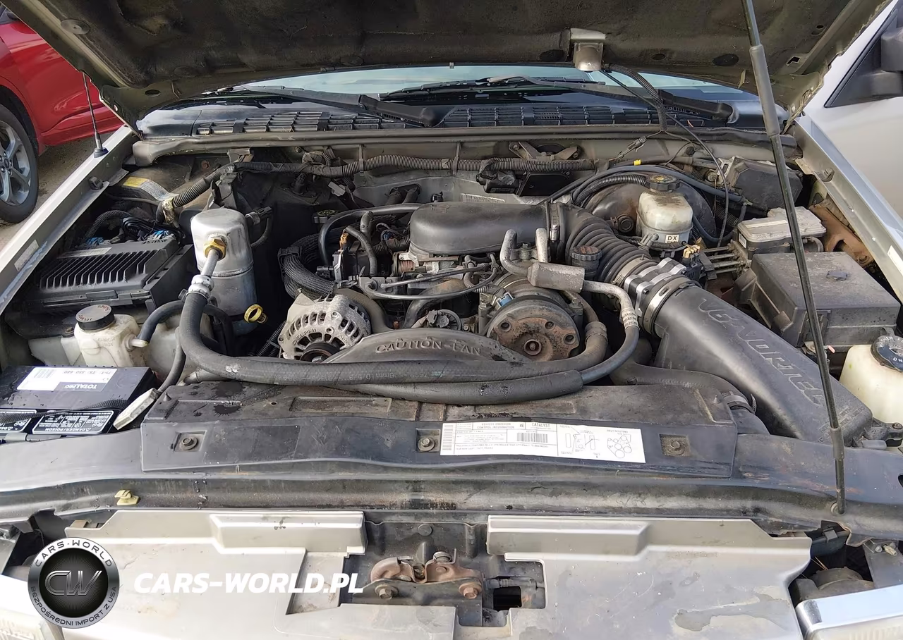 2000 Chevrolet Blazer Ls VIN:1GNCT18W8YK135513 - 10