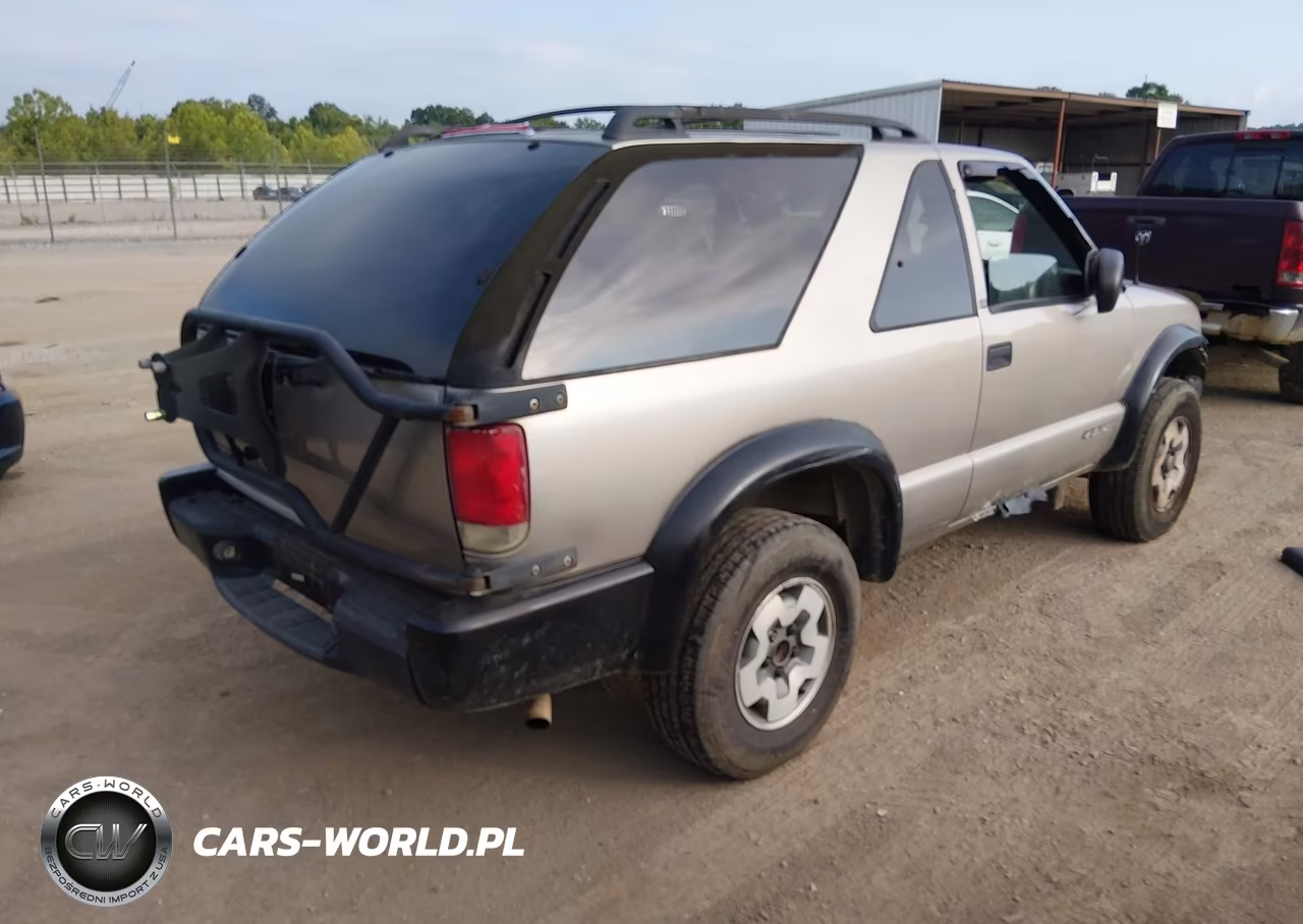 2000 Chevrolet Blazer Ls VIN:1GNCT18W8YK135513 - 4