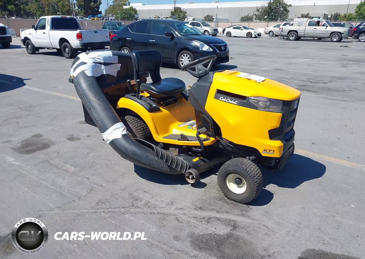 2016 Cub Cadet Riding Lawnmower – zdjęcie 1 z 10