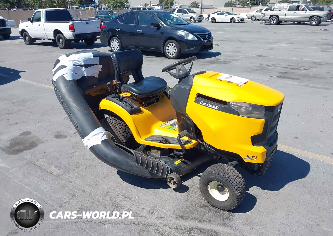 2016 Cub Cadet Riding Lawnmower VIN:1E106H40441 - 6