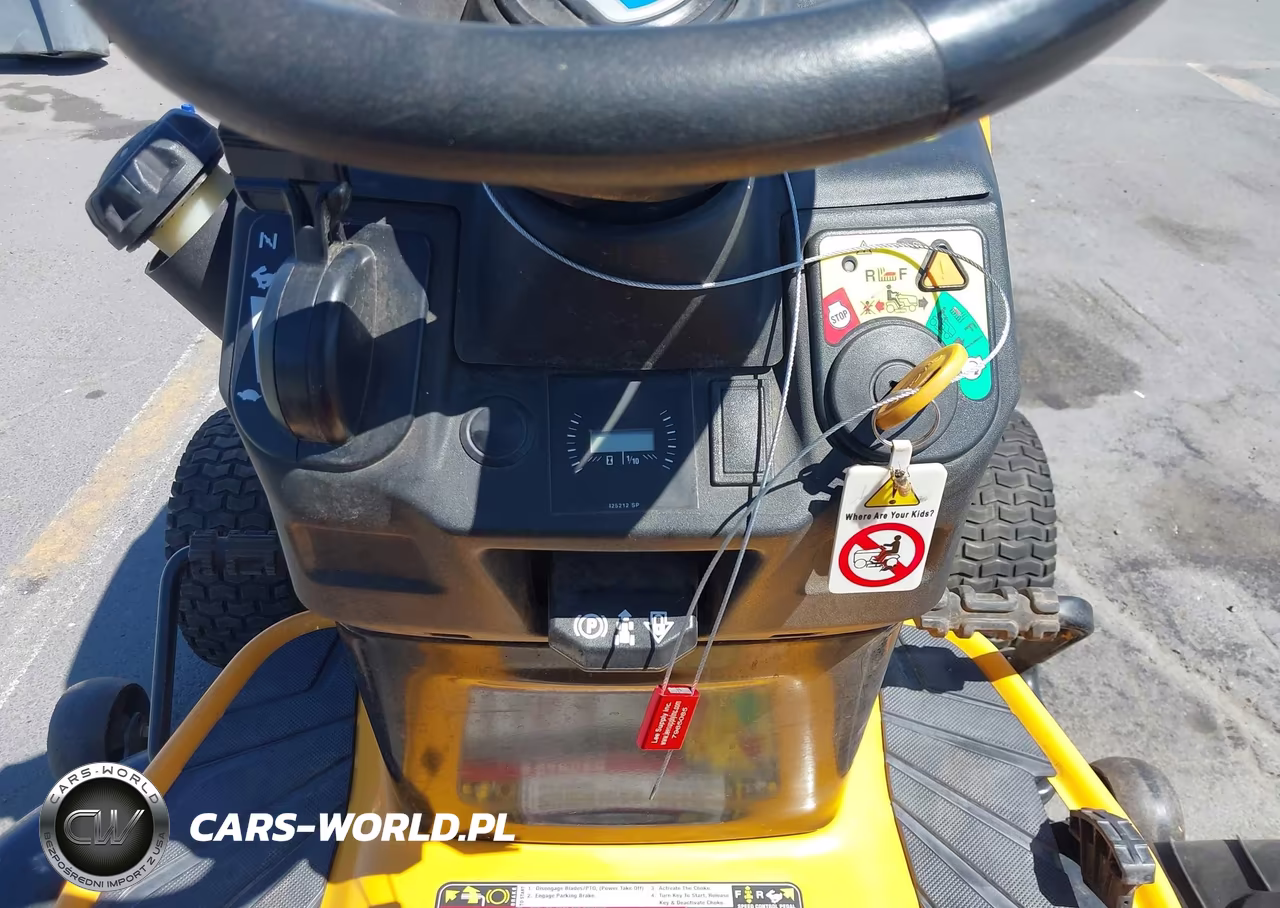 2016 Cub Cadet Riding Lawnmower VIN:1E106H40441 - 7
