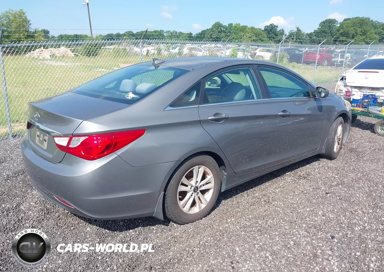 2013 Hyundai Sonata Gls VIN:5NPEB4AC4DH541352 - 4