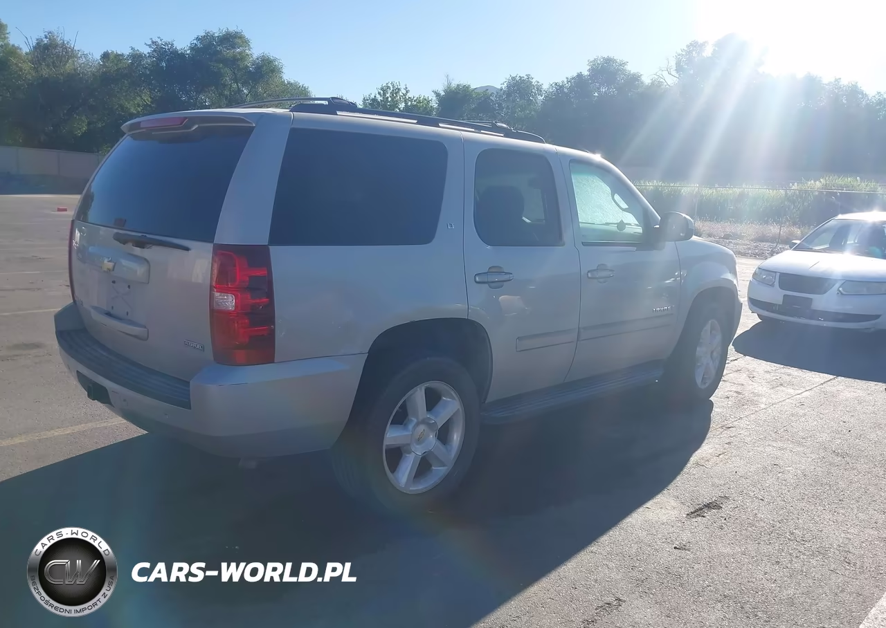 2007 Chevrolet Tahoe K1500 VIN:1GNFK13007R2305 - 4