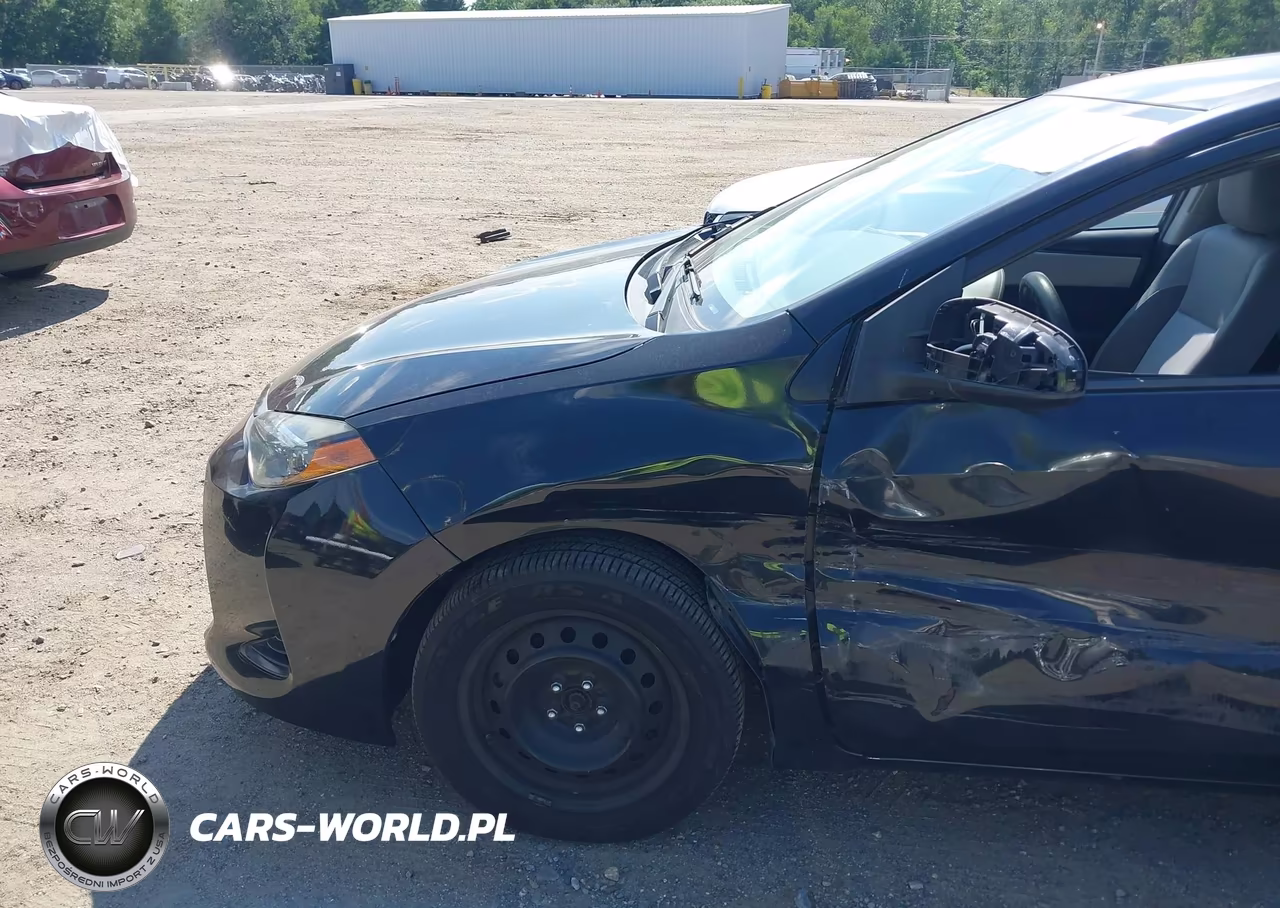 2019 Toyota Corolla Le VIN:2T1BURHE3KC199541 - 17