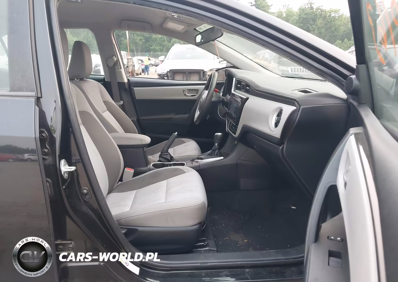 2019 Toyota Corolla Le VIN:2T1BURHE3KC199541 - 5