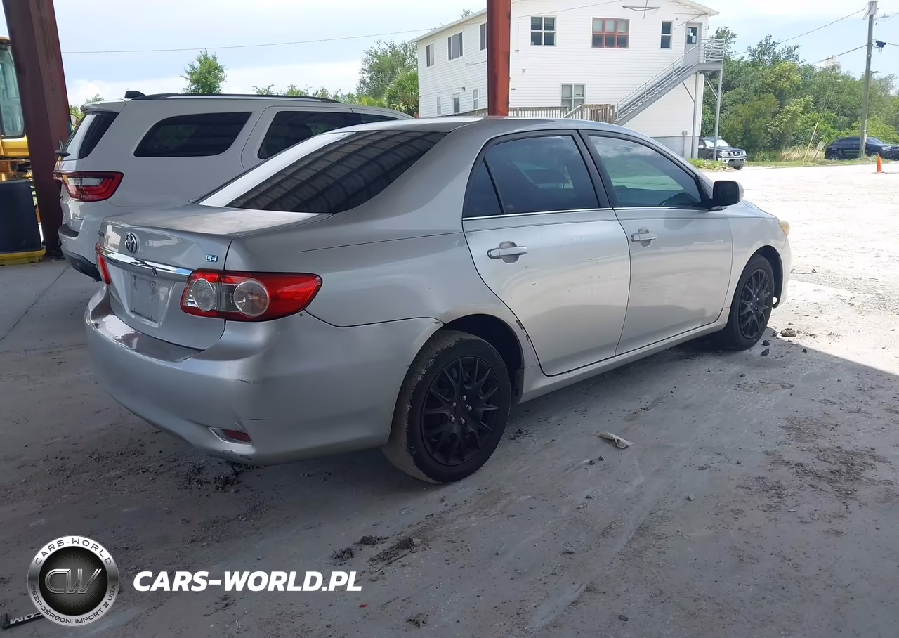 2013 Toyota Corolla Le VIN:2T1BU4EE0DC974839 - 4
