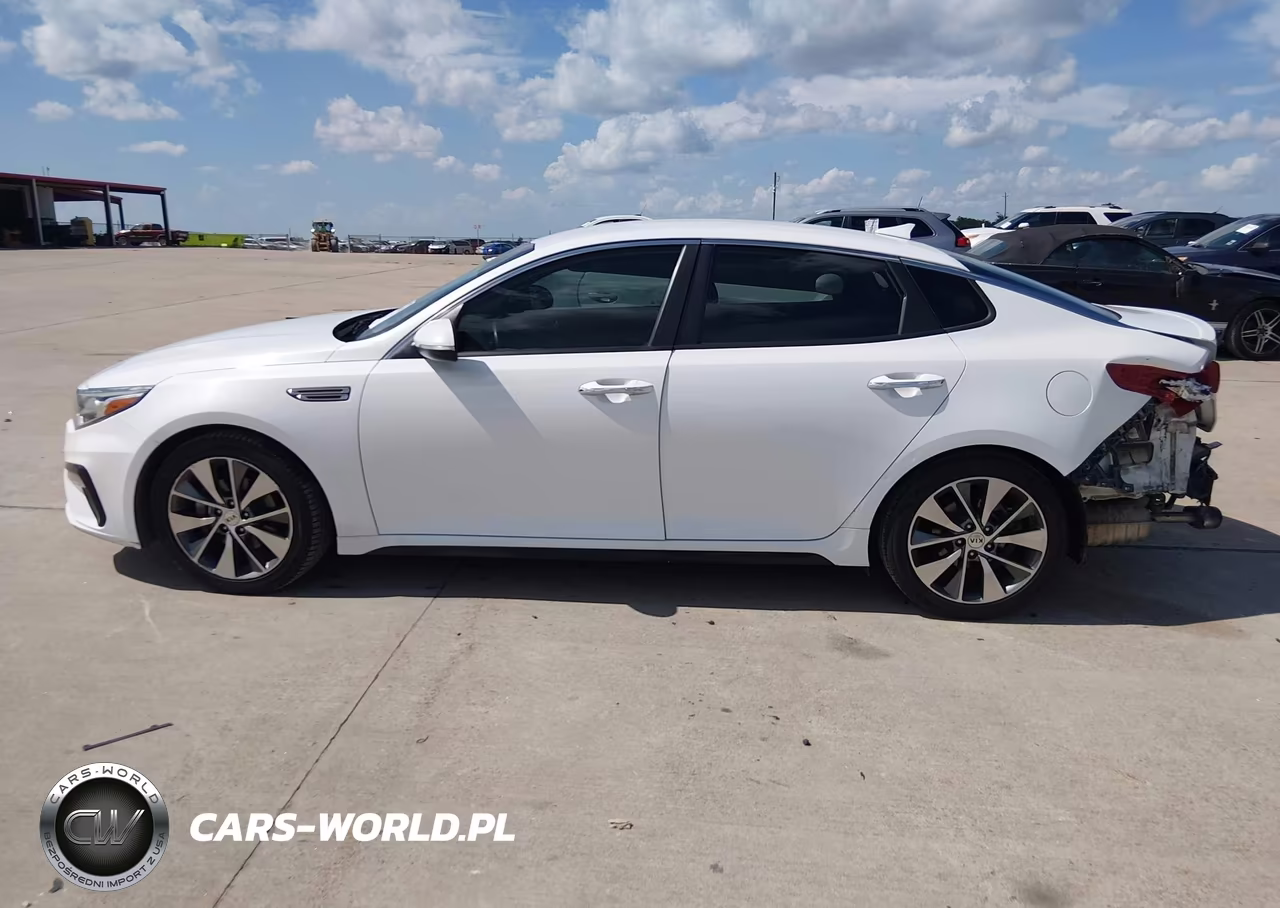 2019 Kia Optima S VIN:5XXGT4L3XKG280188 - 14