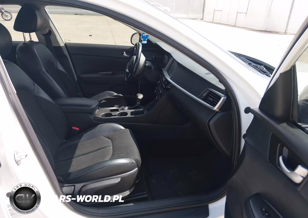 2019 Kia Optima S VIN:5XXGT4L3XKG280188 - 5