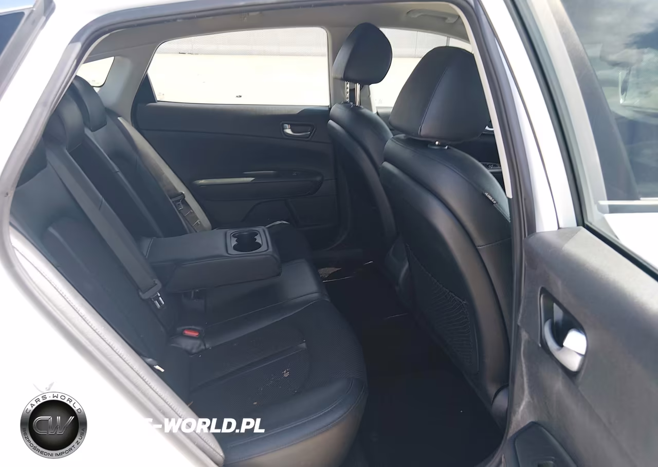 2019 Kia Optima S VIN:5XXGT4L3XKG280188 - 8