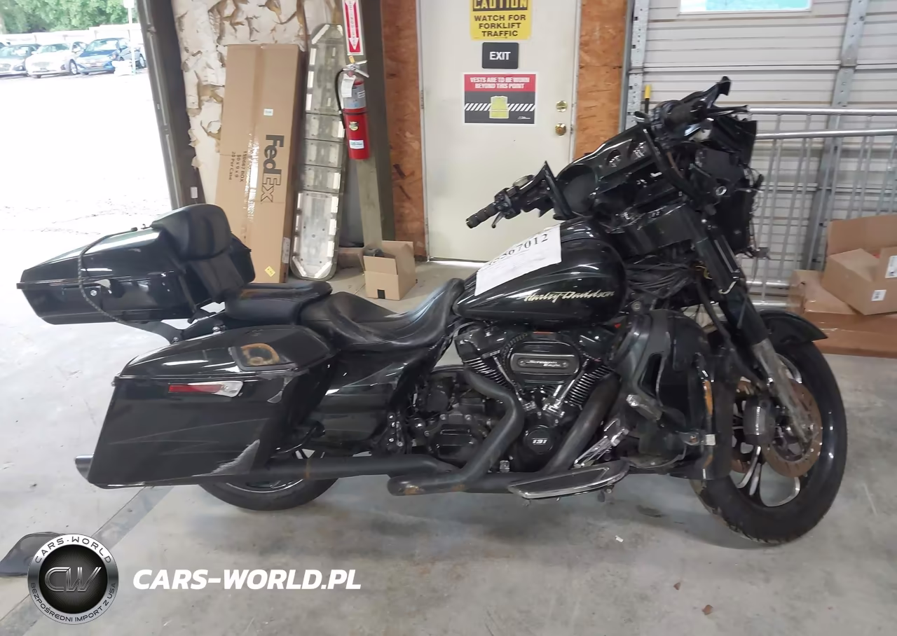2017 Harley-Davidson Flhxse Cvo Street Glide VIN:1HD1PXF12HB960850 - 11