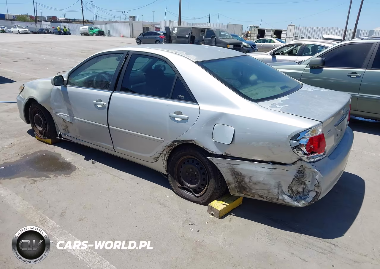 2005 Toyota Camry Le VIN:4T1BE30K95U569793 - 3