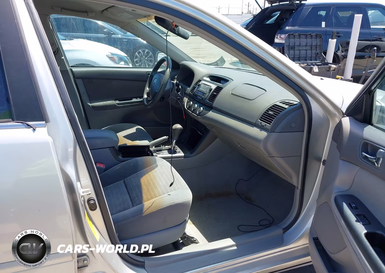 2005 Toyota Camry Le VIN:4T1BE30K95U569793 - 5