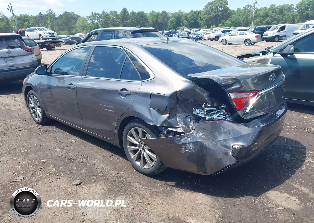 2017 Toyota Camry Xle VIN:4T1BF1FK6HU750685 - 3