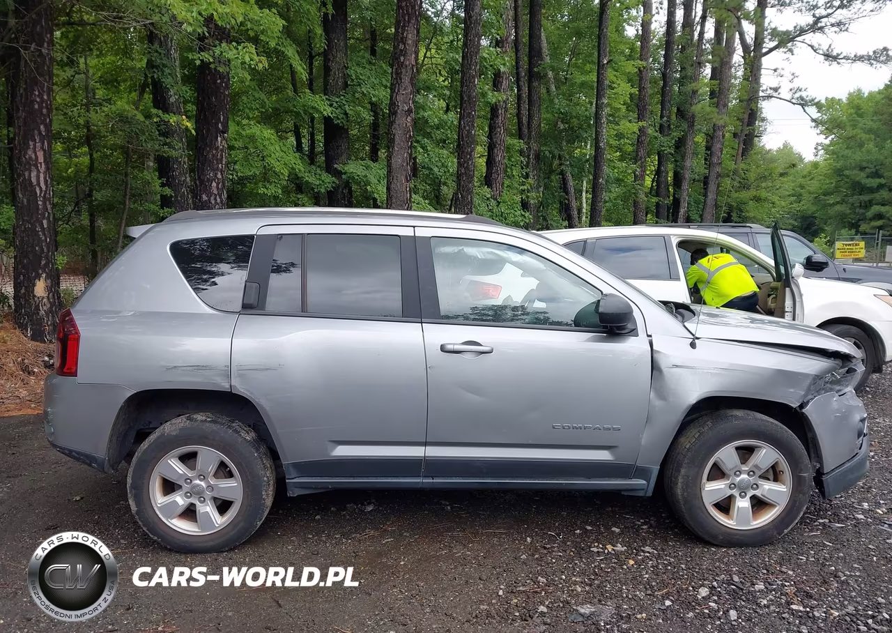 2015 Jeep Compass Sport VIN:1C4NJCBA2FD170582 - 13