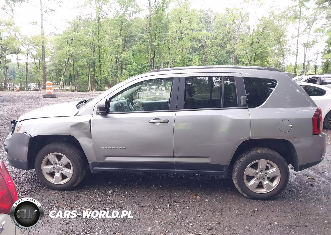 2015 Jeep Compass Sport VIN:1C4NJCBA2FD170582 - 14