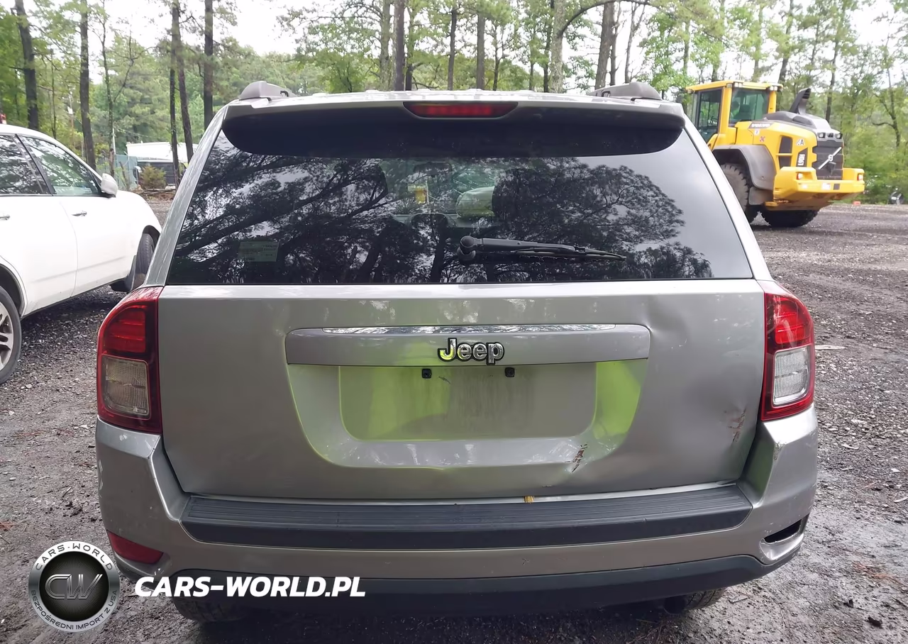 2015 Jeep Compass Sport VIN:1C4NJCBA2FD170582 - 16