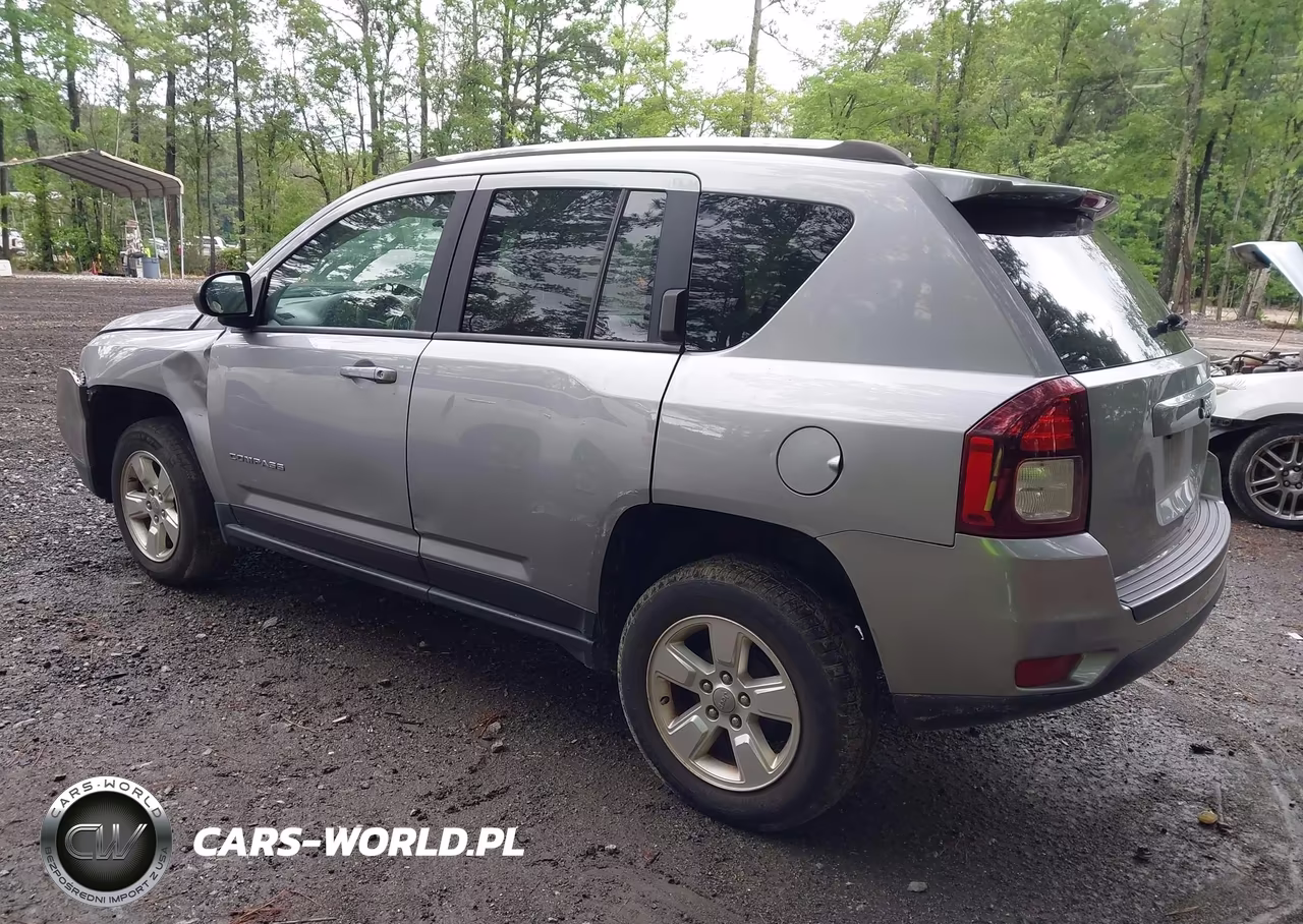 2015 Jeep Compass Sport VIN:1C4NJCBA2FD170582 - 3