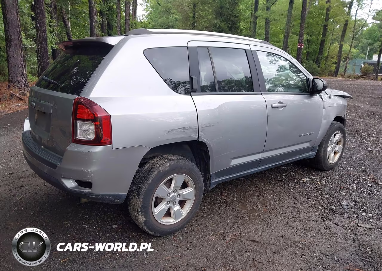 2015 Jeep Compass Sport VIN:1C4NJCBA2FD170582 - 4