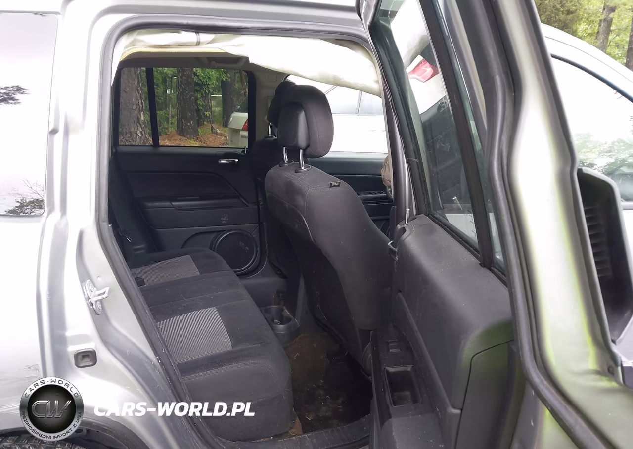 2015 Jeep Compass Sport VIN:1C4NJCBA2FD170582 - 8