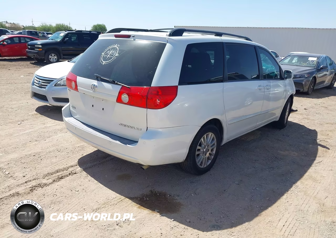 2010 Toyota Sienna Xle VIN:5TDYK4CC2AS341182 - 4