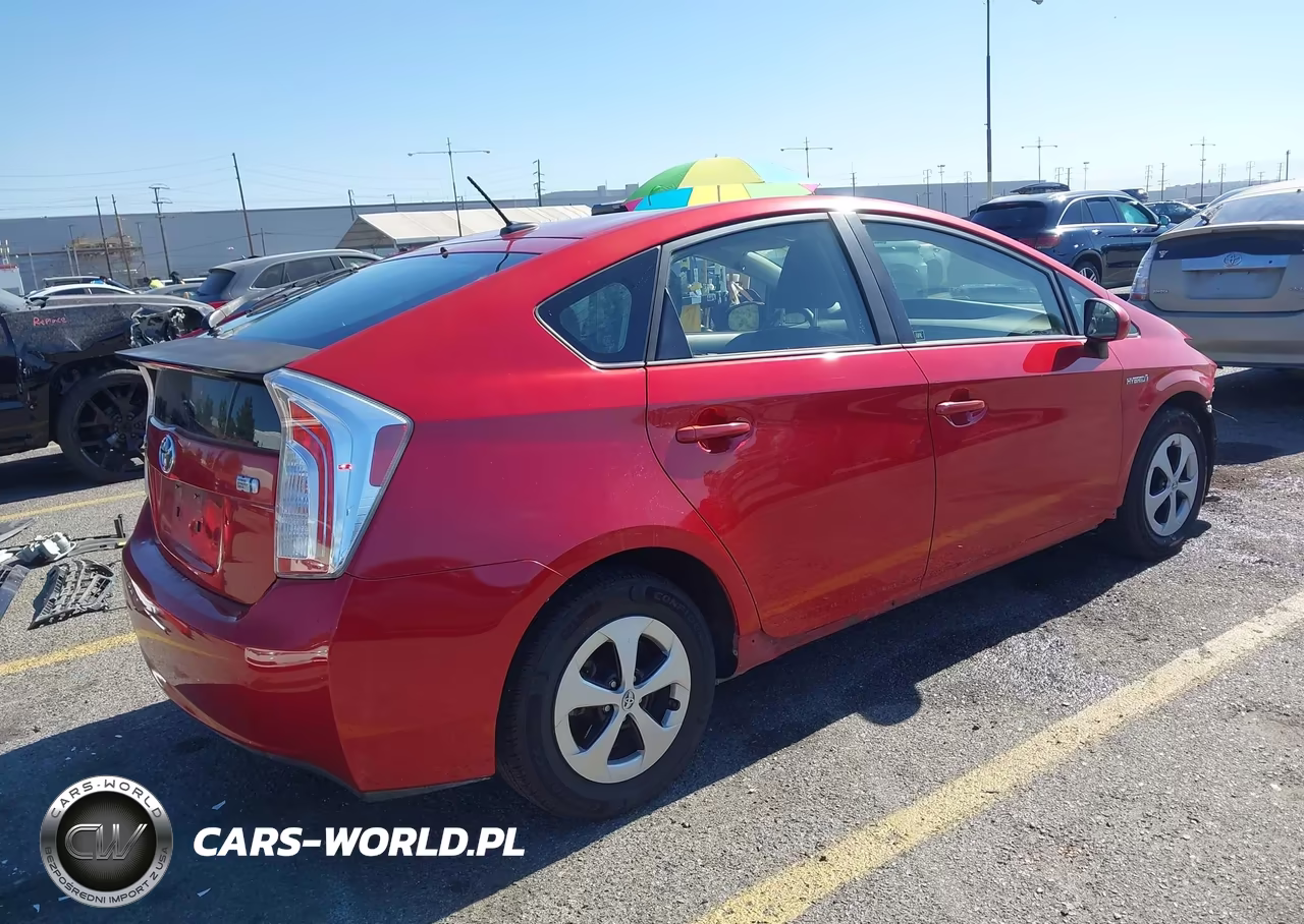 2014 Toyota Prius Three VIN:JTDKN3DU9E0388698 - 4