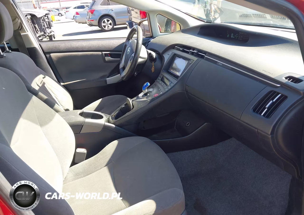 2014 Toyota Prius Three VIN:JTDKN3DU9E0388698 - 5
