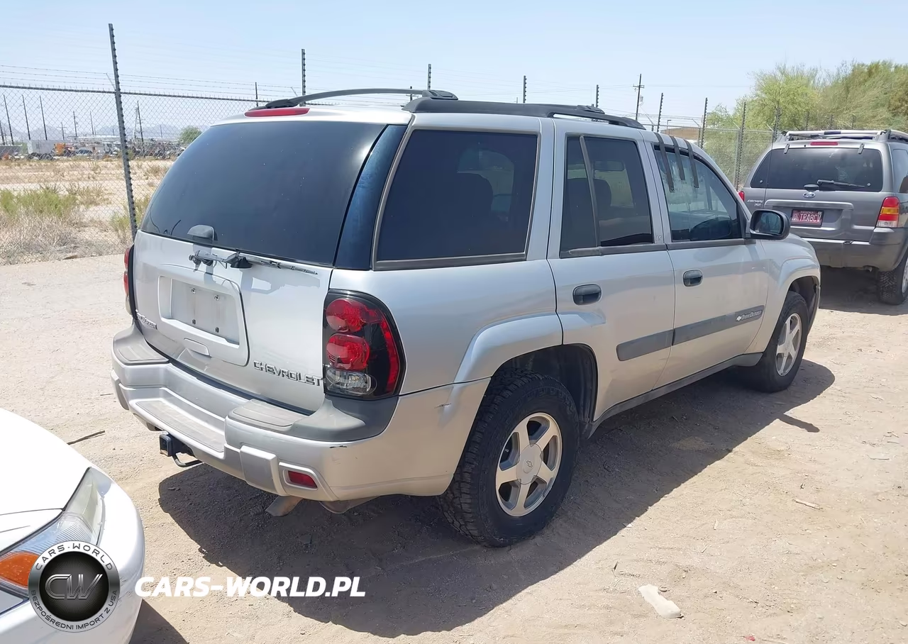 2004 Chevrolet Trailblazer Ls VIN:1GNDT13S842252463 - 4