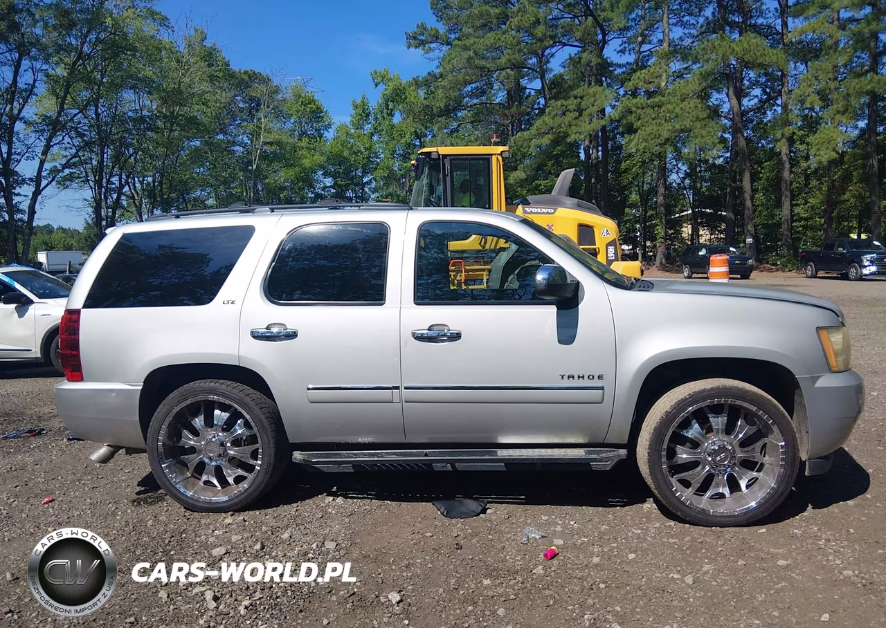2010 Chevrolet Tahoe Ltz VIN:1GNUCCE04AR168313 - 12