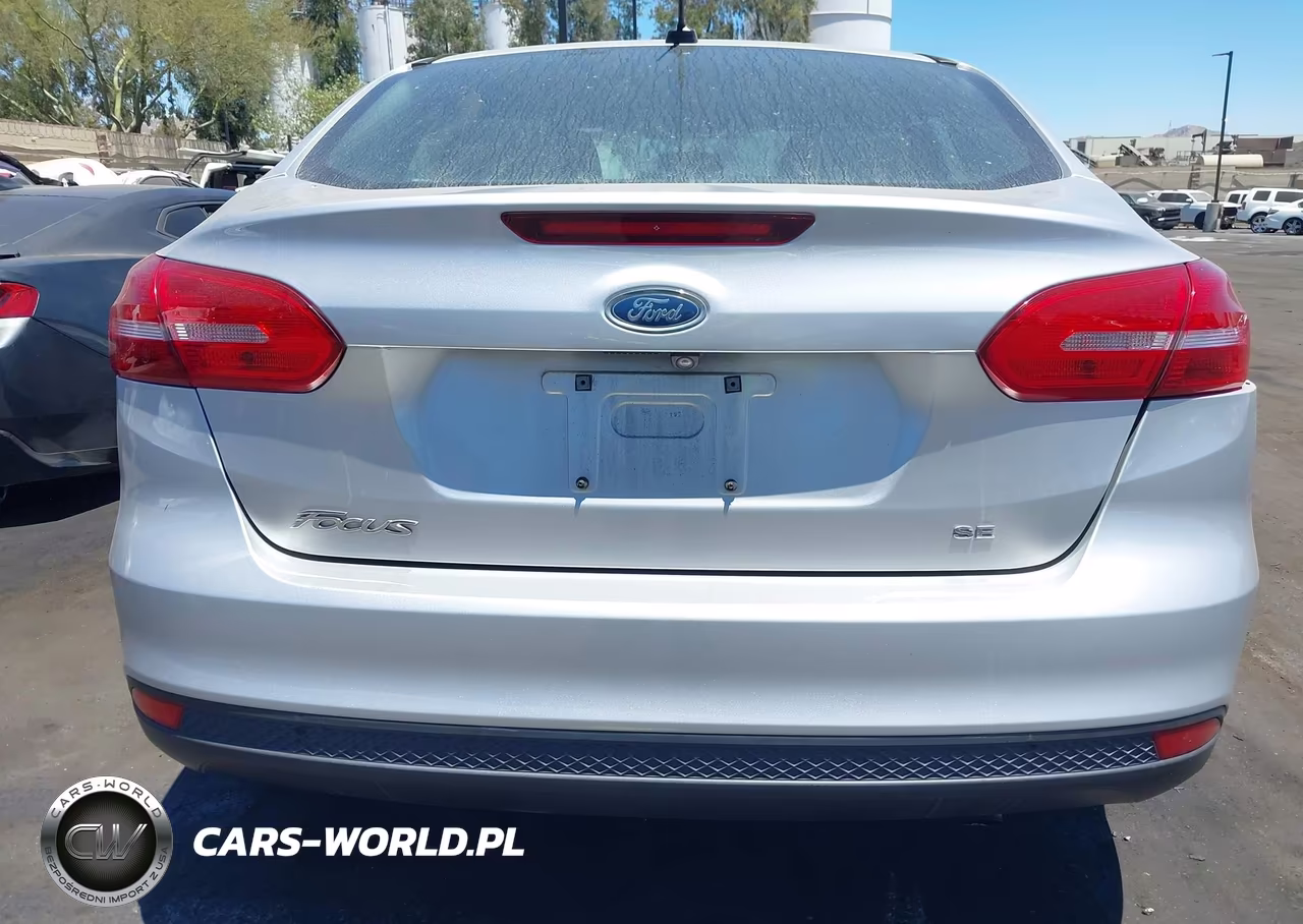2018 Ford Focus Se VIN:1FADP3F20JL313028 - 12