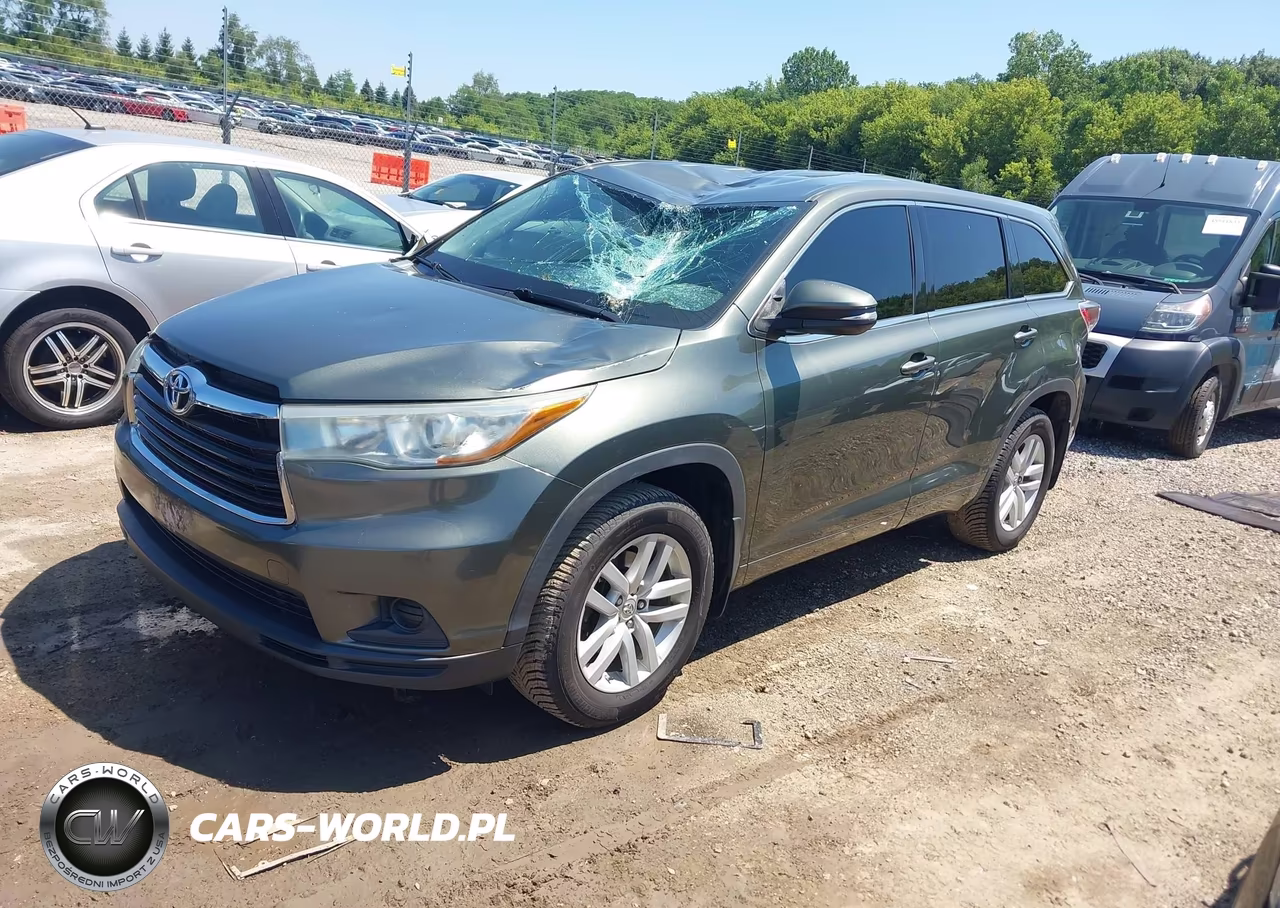 2015 Toyota Highlander Le V6 VIN:5TDBKRFH0FS158218 - 2