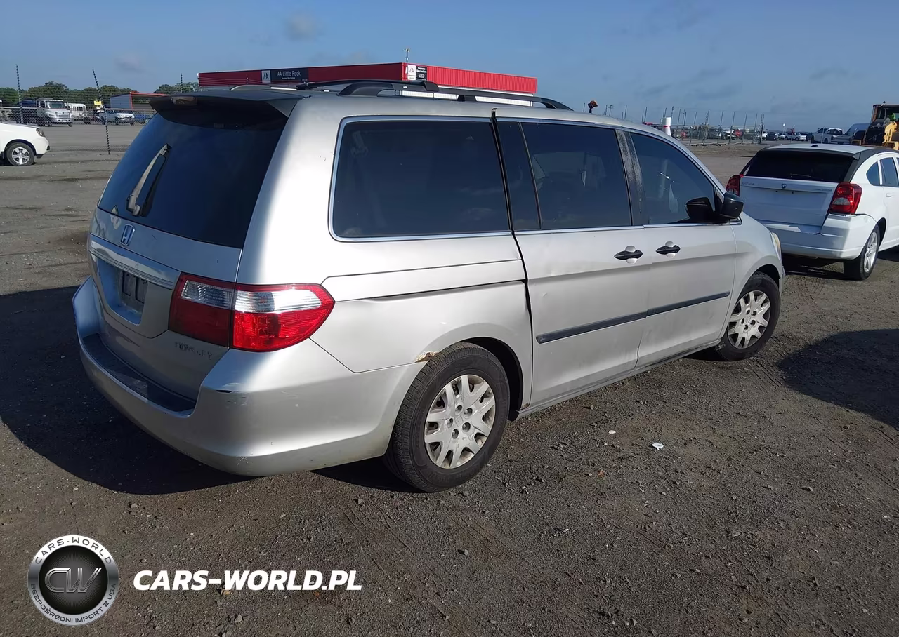 2005 Honda Odyssey Lx VIN:5FNRL38225B057461 - 4