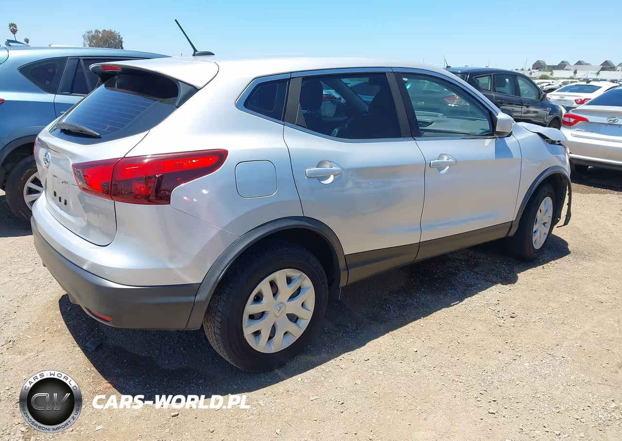 2018 Nissan Rogue Sport S VIN:JN1BJ1CP8JW150783 - 4
