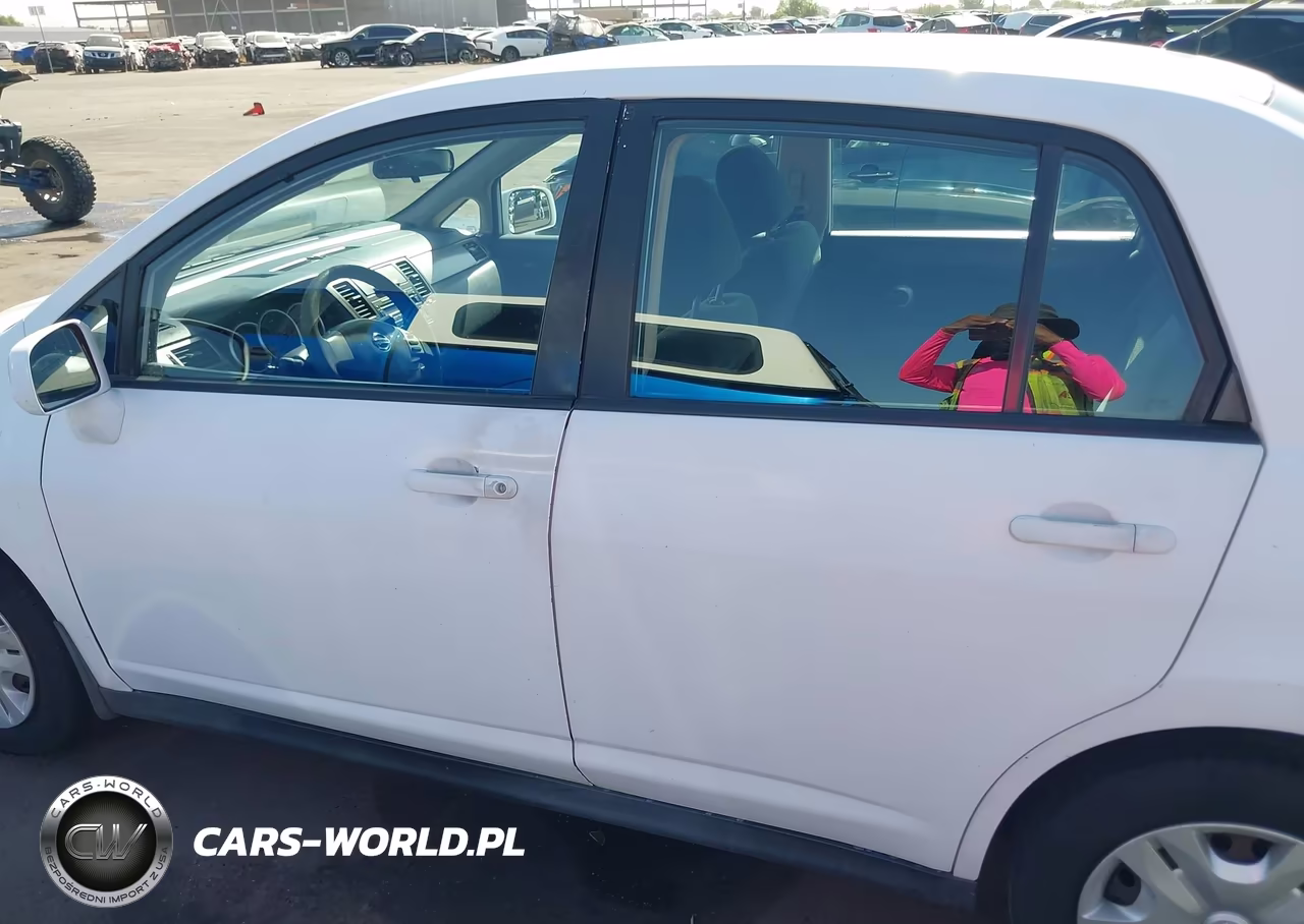 2011 Nissan Versa 1.8S VIN:3N1BC1AP4BL449630 - 14