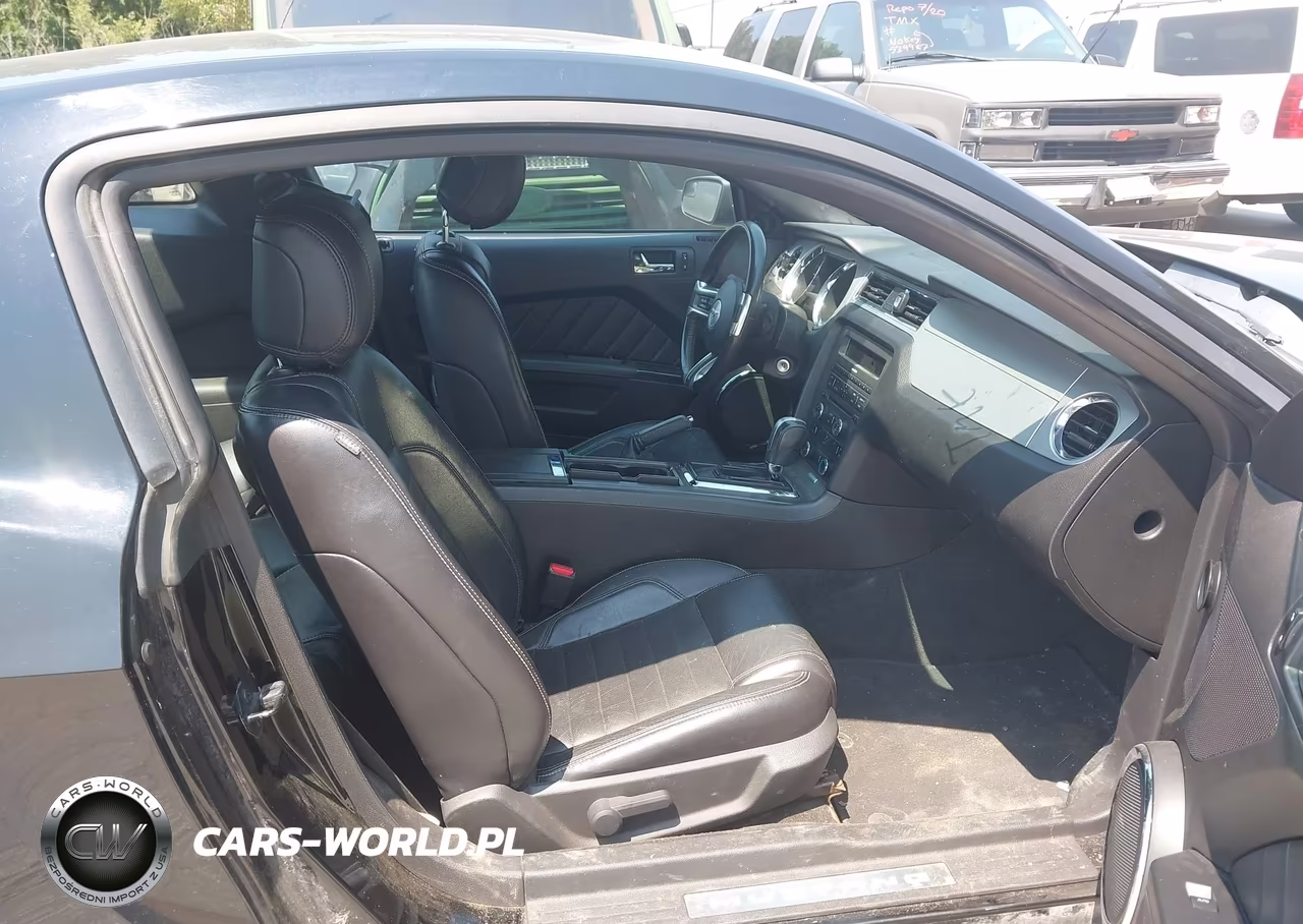 2013 Ford Mustang V6 Premium VIN:1ZVBP8AM0D5203092 - 5