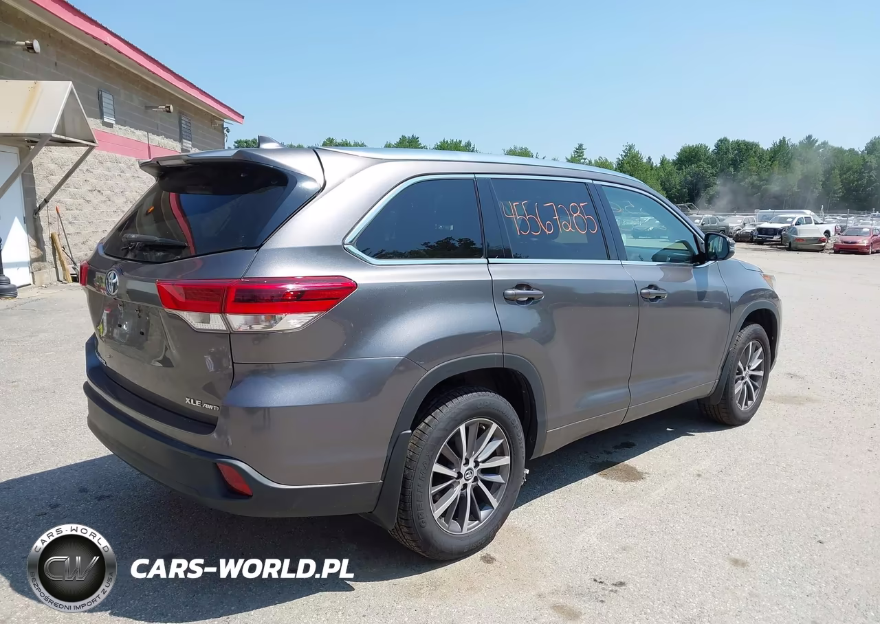2018 Toyota Highlander Xle VIN:5TDJZRFH6JS546540 - 4