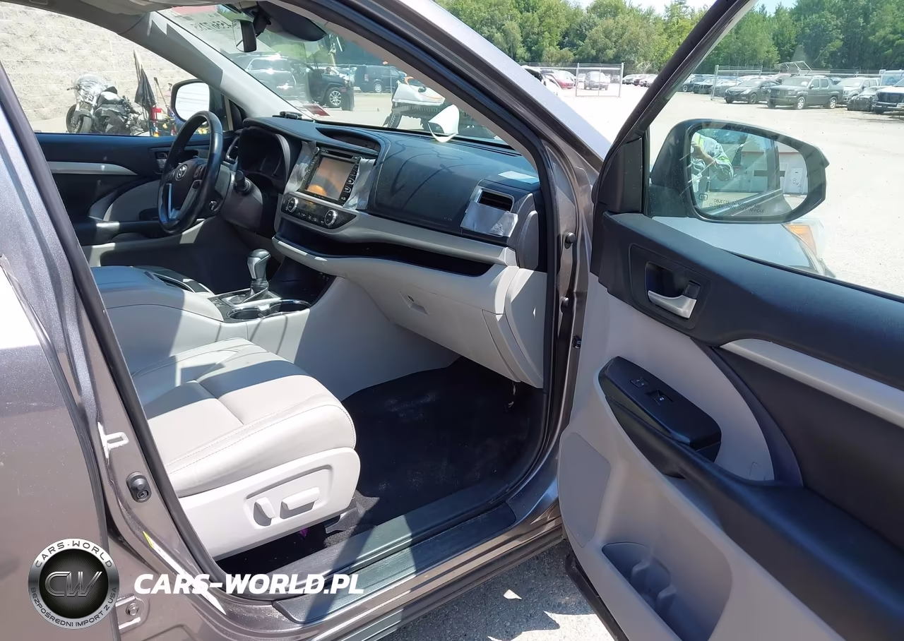 2018 Toyota Highlander Xle VIN:5TDJZRFH6JS546540 - 5