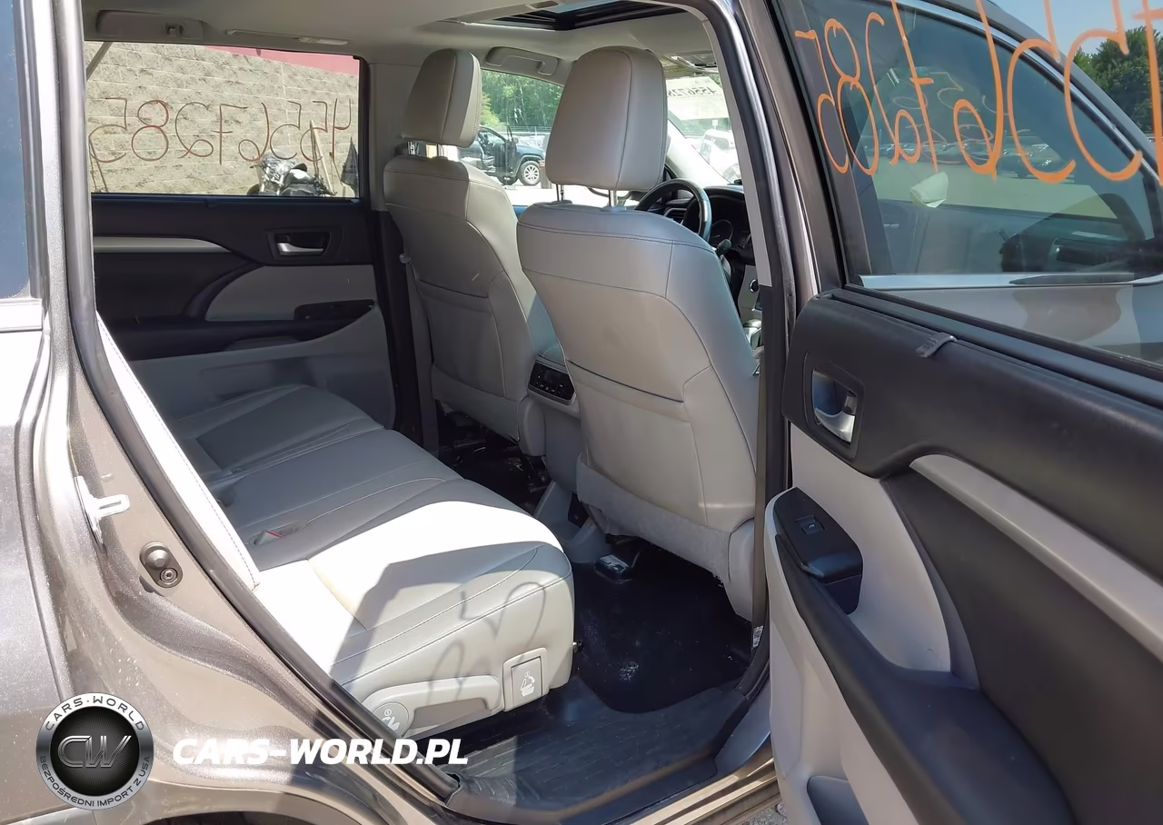 2018 Toyota Highlander Xle VIN:5TDJZRFH6JS546540 - 8