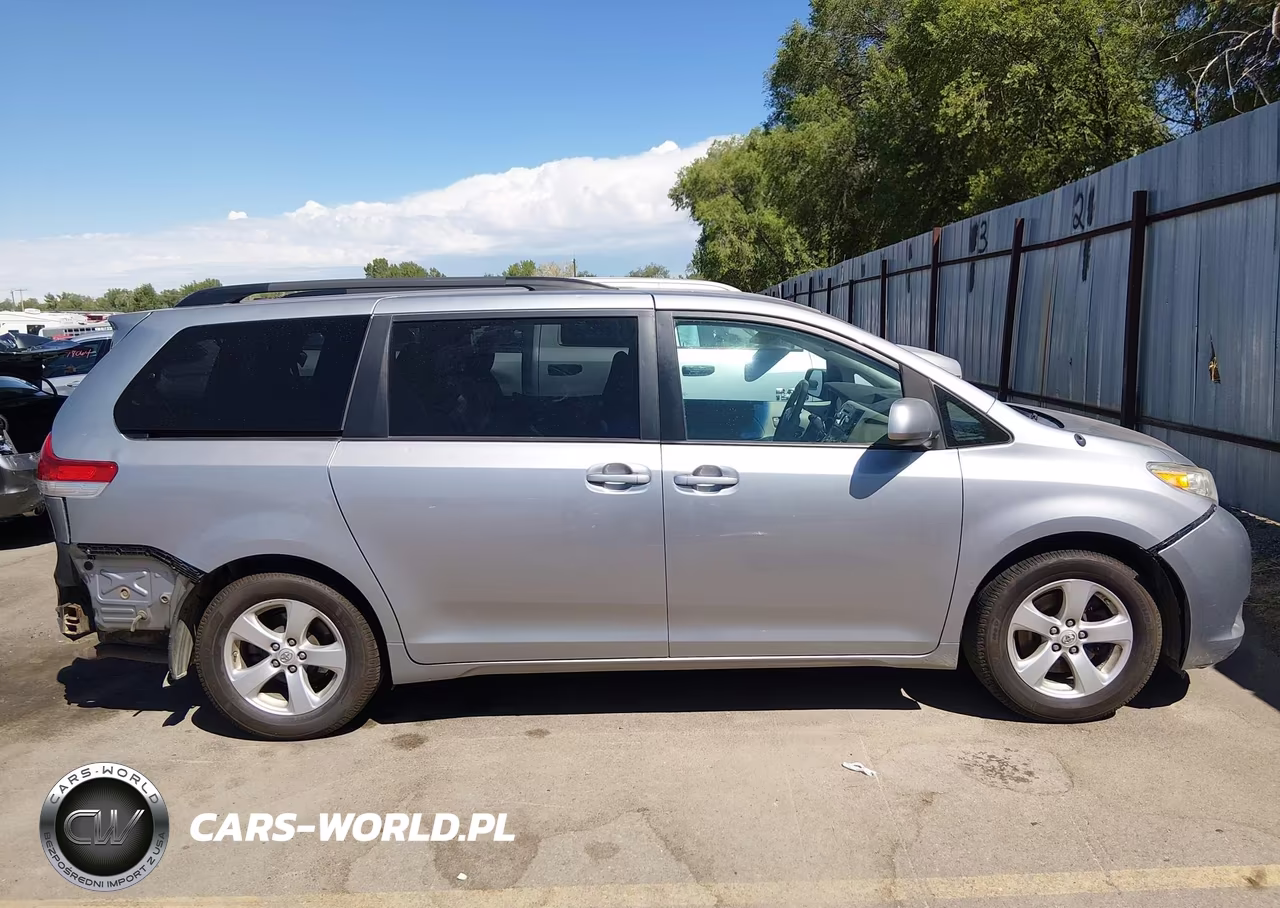 2011 Toyota Sienna Le V6 VIN:5TDKK3DC8BS098672 - 14