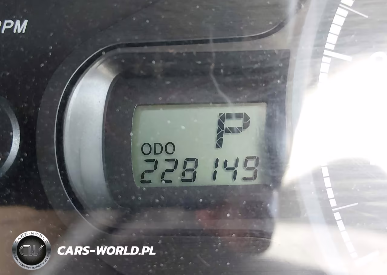 2011 Toyota Sienna Le V6 VIN:5TDKK3DC8BS098672 - 16