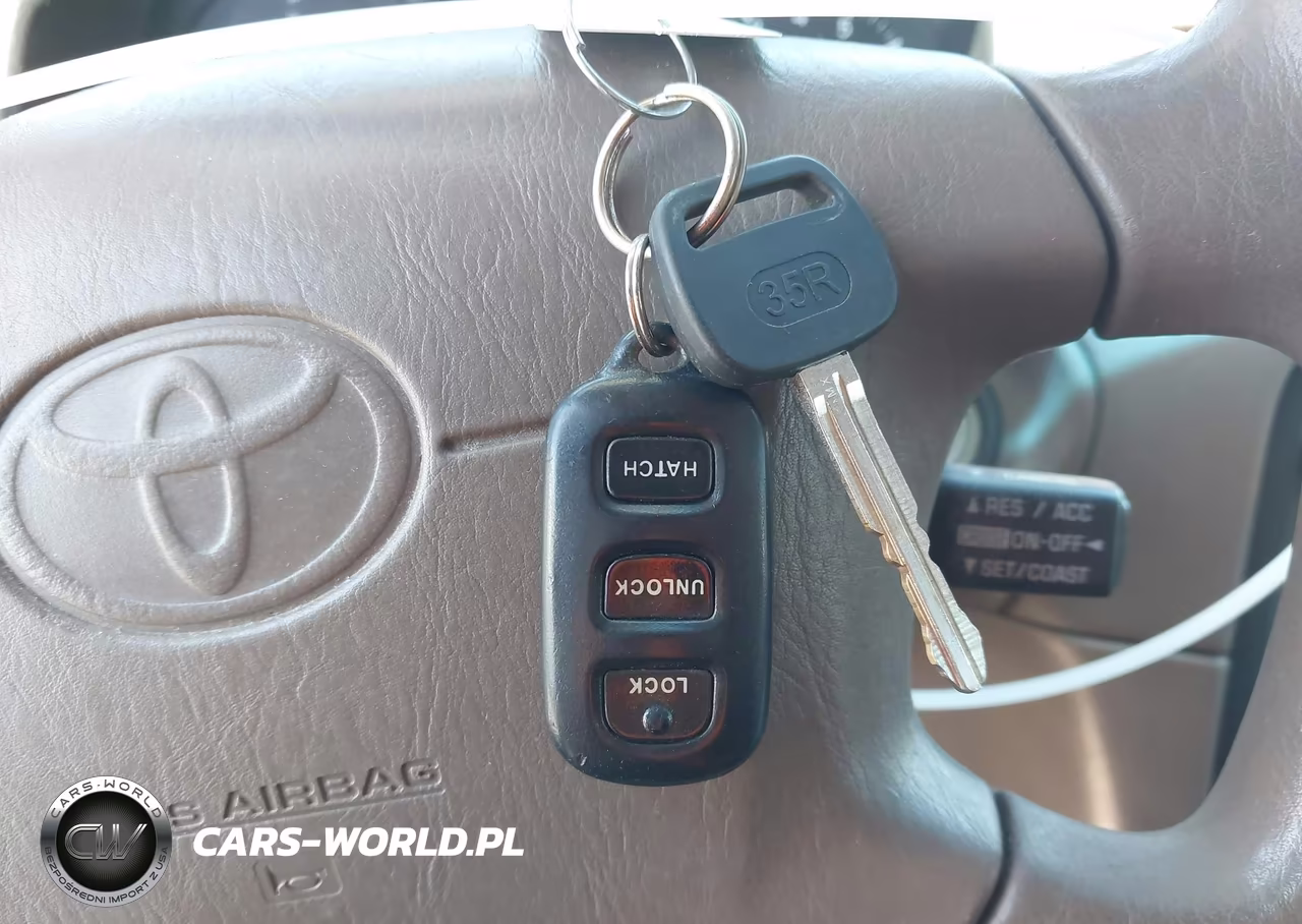 2001 Toyota Camry Le VIN:JT2BG22K110603838 - 11