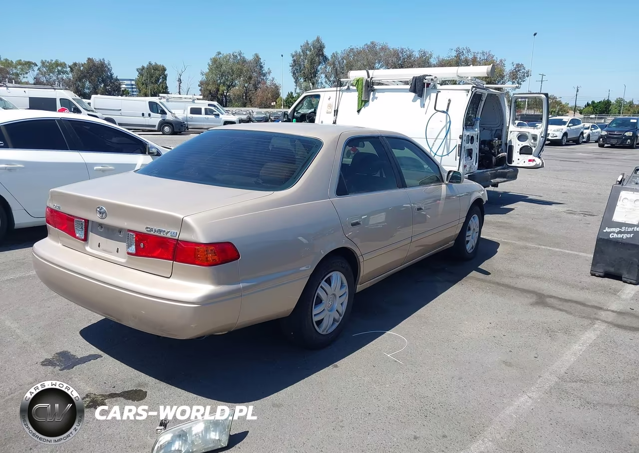 2001 Toyota Camry Le VIN:JT2BG22K110603838 - 4