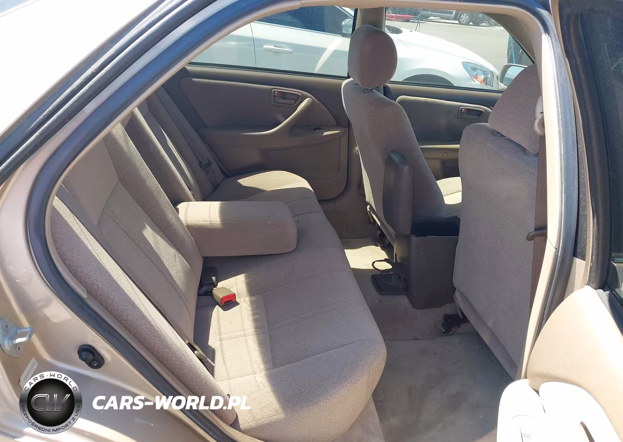 2001 Toyota Camry Le VIN:JT2BG22K110603838 - 8