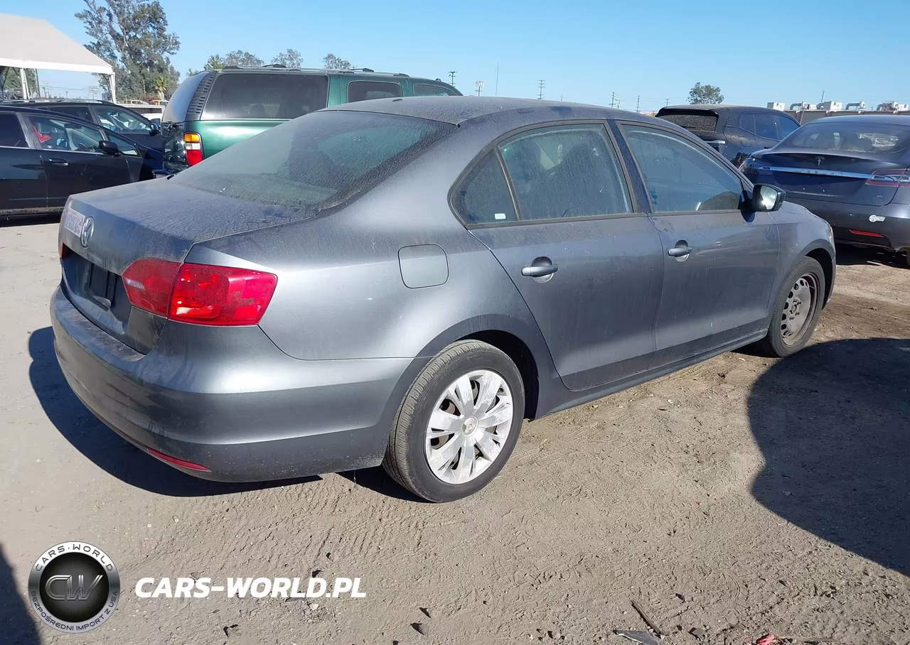 2012 Volkswagen Jetta 2.0L S VIN:3VW2K7AJ0CM347944 - 4
