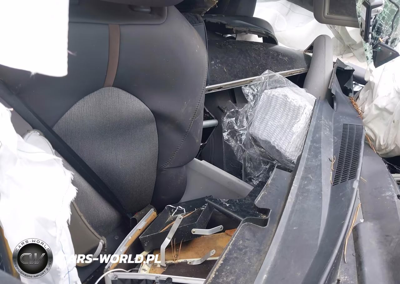 2020 Toyota Camry Le VIN:4T1C11AK8LU951314 - 5