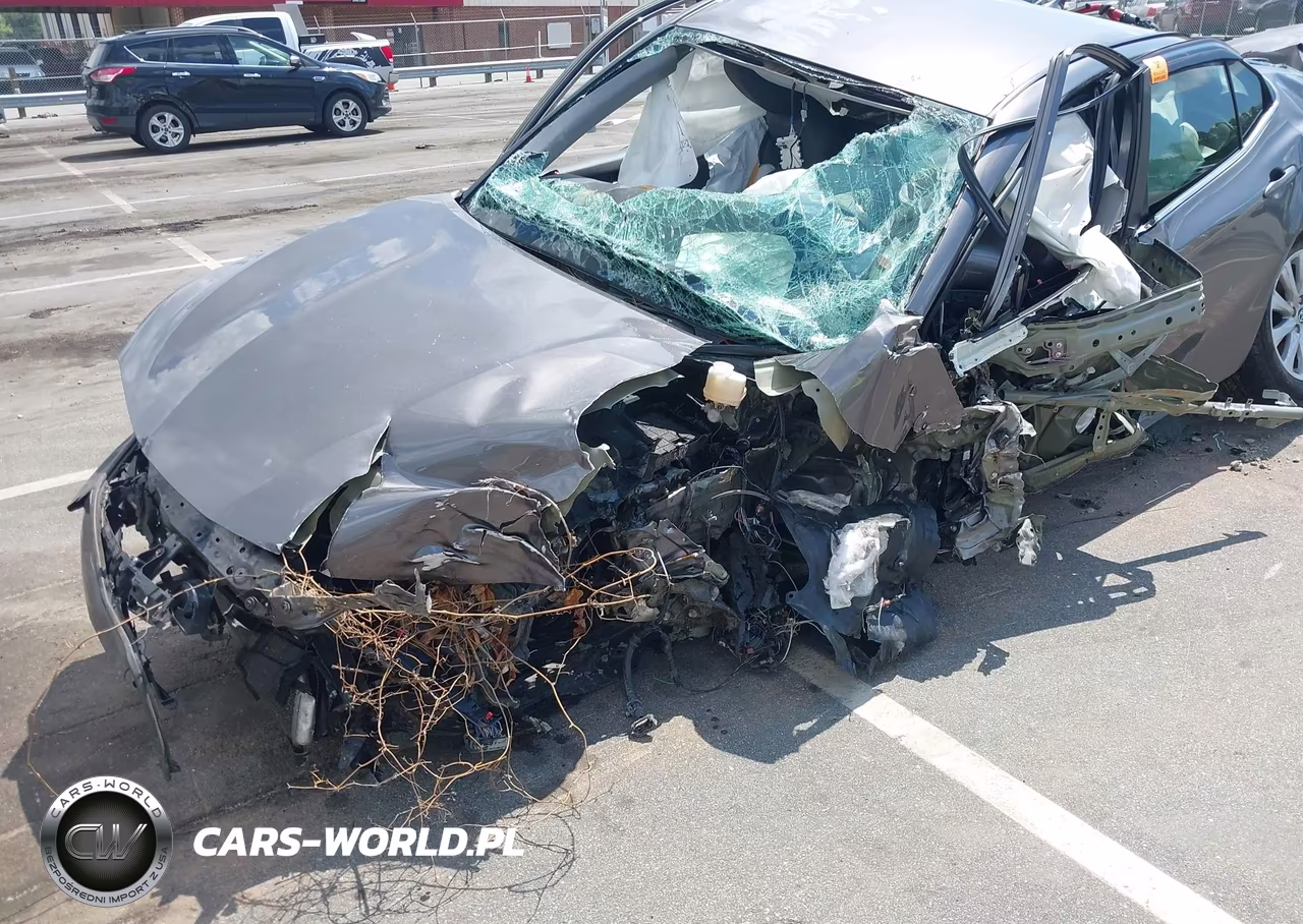 2020 Toyota Camry Le VIN:4T1C11AK8LU951314 - 6