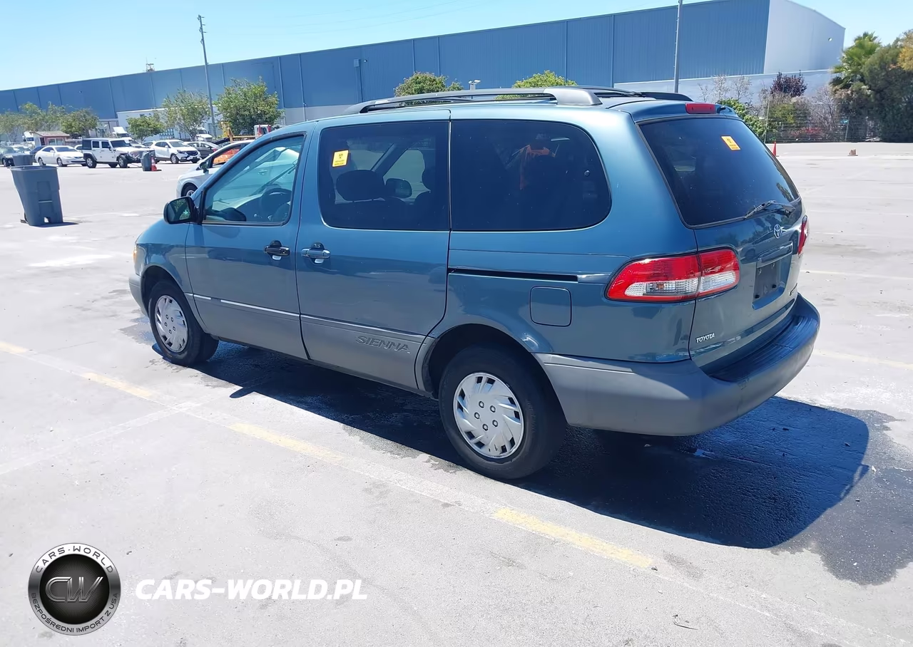 2001 Toyota Sienna Le VIN:4T3ZF13C81U386181 - 3