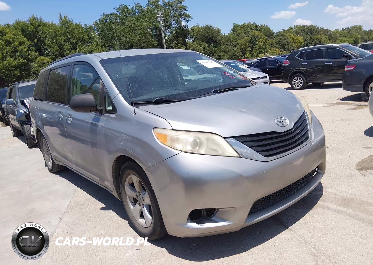 2011 Toyota Sienna Le V6 – zdjęcie 1 z 16
