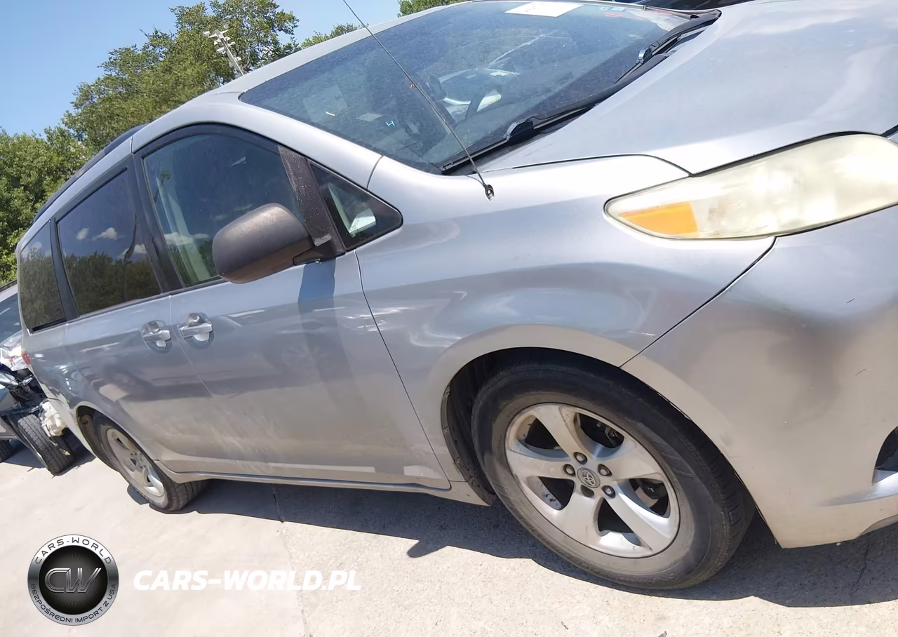2011 Toyota Sienna Le V6 VIN:5TDKK3DC6BS068666 - 13