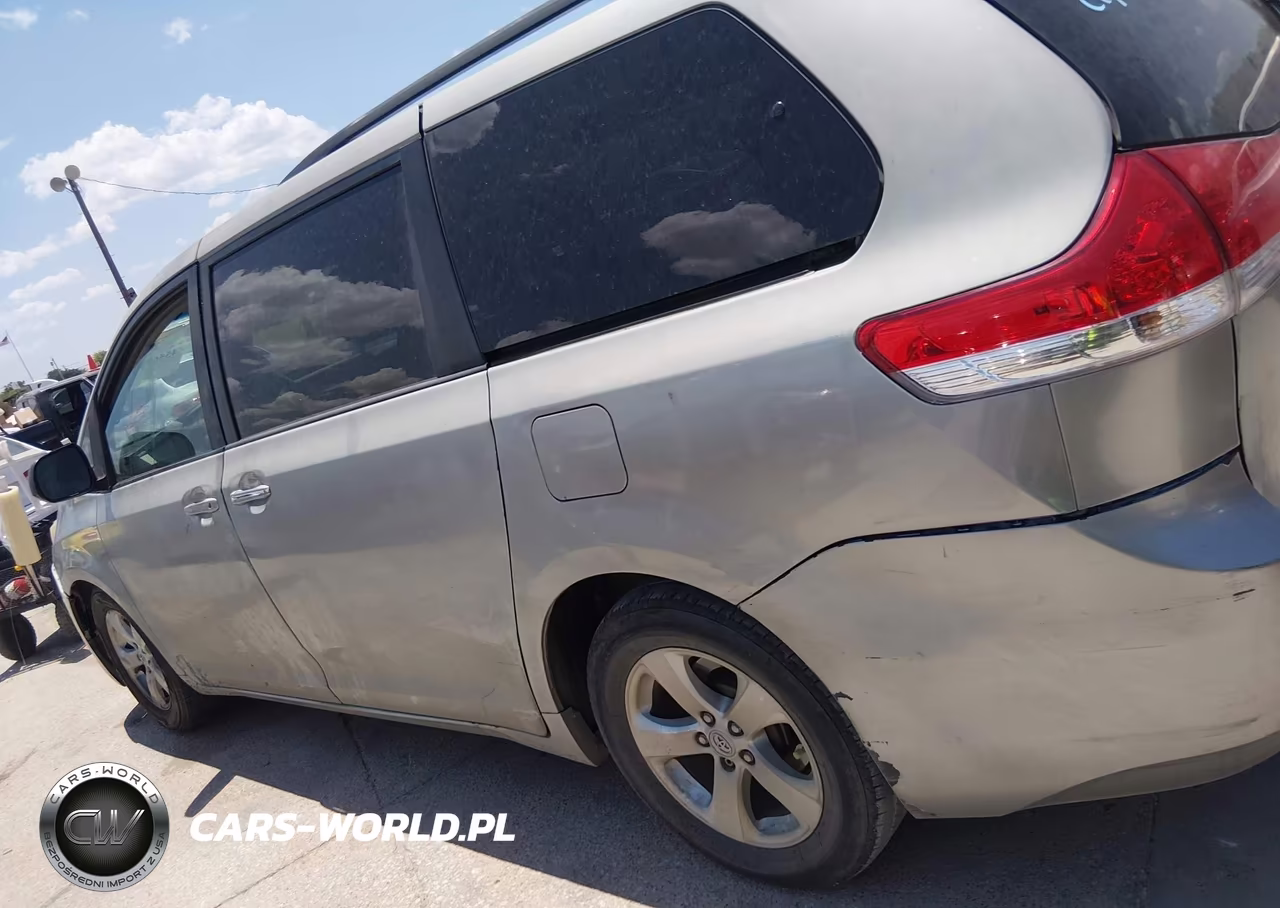 2011 Toyota Sienna Le V6 VIN:5TDKK3DC6BS068666 - 14