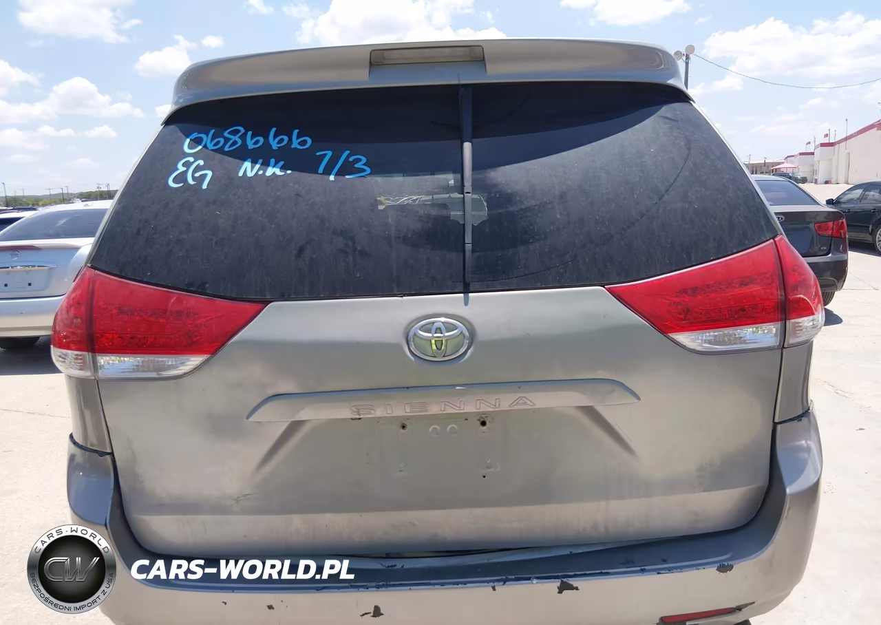 2011 Toyota Sienna Le V6 VIN:5TDKK3DC6BS068666 - 16